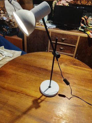Lámpara de mesa antigua