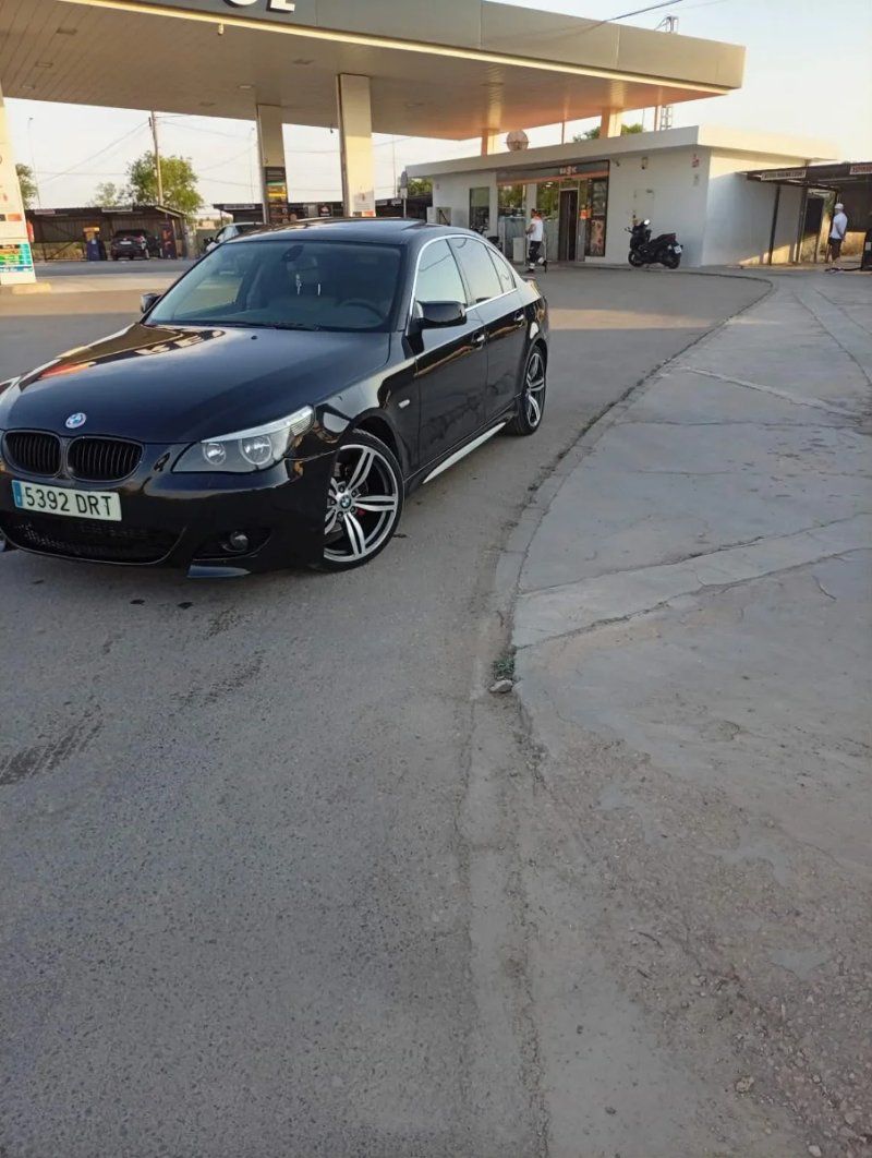 BMW Serie 5 2005 - foto 1