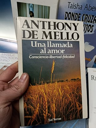 6 libros sobre Reiki + PRINCIPIOS DE YOGOTERAPIA + masaje tradicional chino y mas