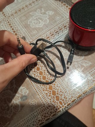 Altavoz Portátil Martins Rojo y Negro