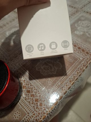 Altavoz Portátil Martins Rojo y Negro