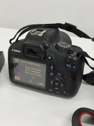Canon EOS 2000D + Lente 18-55mm + Tarjeta 64GB