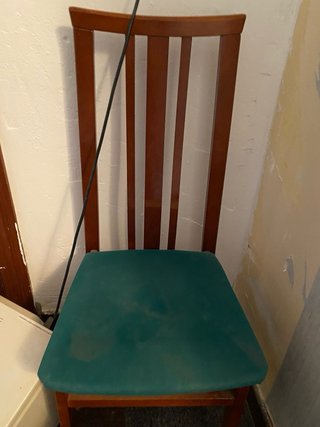 2 Sillas de comedor de madera y tela Por 5€