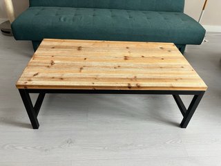 Mesa de centro madera maciza y metal