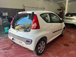 Peugeot 107 1.0i 68cv 63.000KM 2012