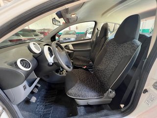 Peugeot 107 1.0i 68cv 63.000KM 2012