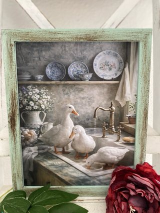 Cuadro verde envejecido con patos en cocina