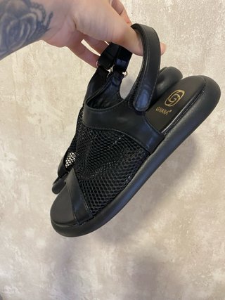 Sandalias Givana Negras Rejilla