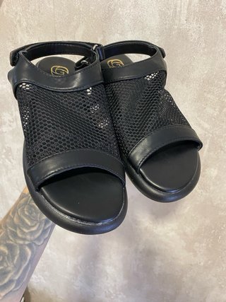 Sandalias Givana Negras Rejilla