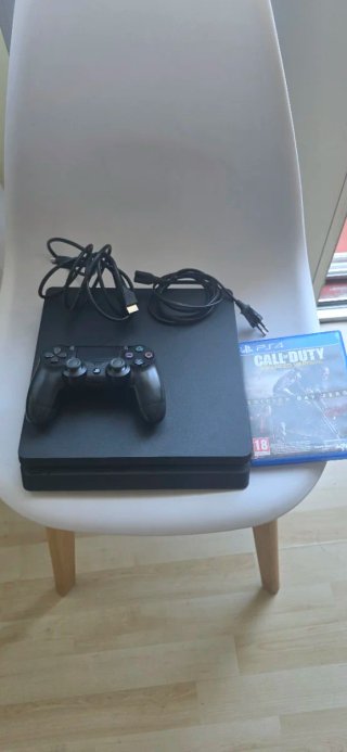 PS4 Slim Nera + Call of Duty