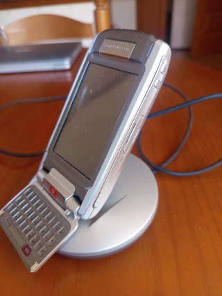 Teléfono Sony Ericsson P910 + Base Carga