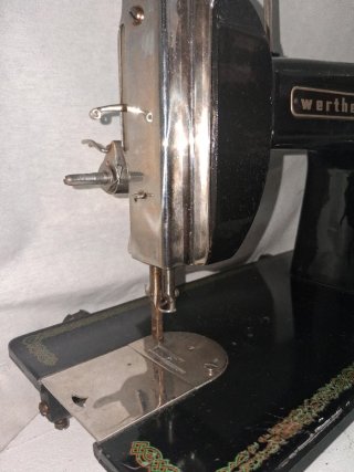 Máquina de coser Wertheim antigua