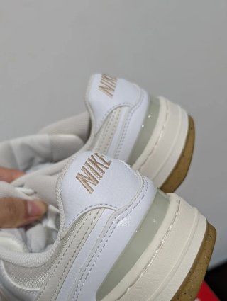 Nike Gamma Force Mujer Beige/Blanco