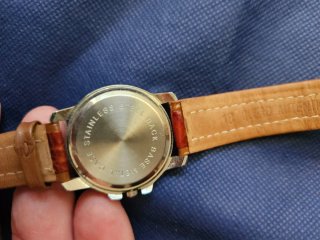 Reloj de pulsera con correa de cuero