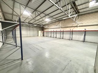 Nave industrial en venta en El Puerto en Coslada