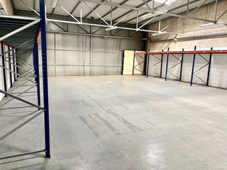 Nave industrial en venta en El Puerto en Coslada