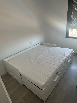 Cama IKEA extensible doble + 2 colchones y cajones
