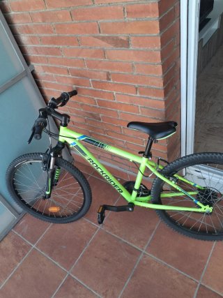 Bicicleta Rockrider ST500 Verde sport trial