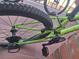 Bicicleta Rockrider ST500 Verde sport trial