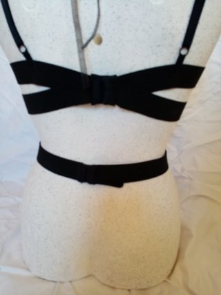 Top Maglia Reggiseno Lingerie Cut Out Elastici