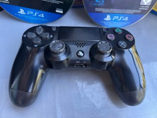 PS4 Pro 1TB + Mando + 3 Juegos