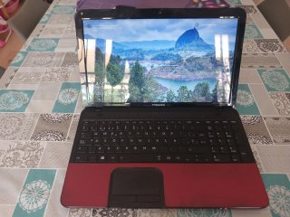 Portatile Toshiba Nero/Rosso