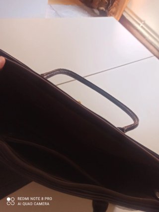 Bolso de piel marrón