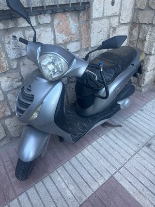 Moto Scooter Gris honda ps 125cc