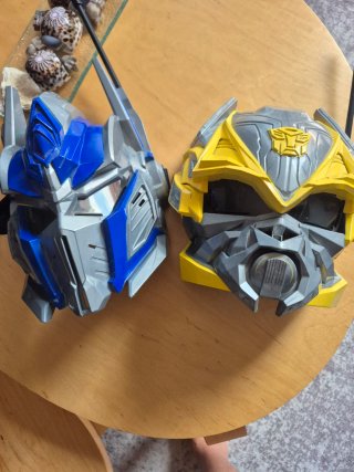 2 Cascos Transformers (Optimus/Bumblebee)