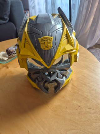 2 Cascos Transformers (Optimus/Bumblebee)