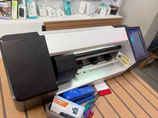 Máquina de corte hidrogel