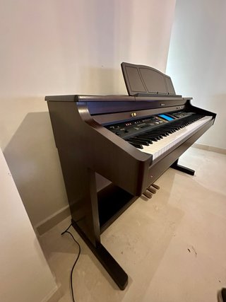 PIANO ROLAND KR-7 (Digital Inteligent Keyboard)