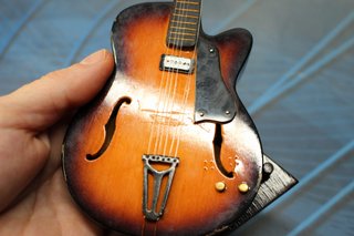 Miniatura guitarra eléctrica Hofner. Jazz Guitar.