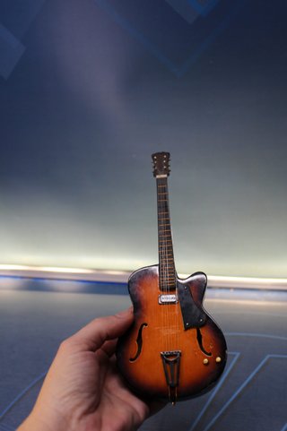 Miniatura guitarra eléctrica Hofner. Jazz Guitar.