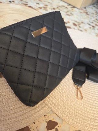 Bolso de vestir negro acolchado