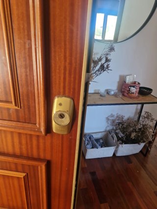 Puerta de entrada vivienda doble cerradura