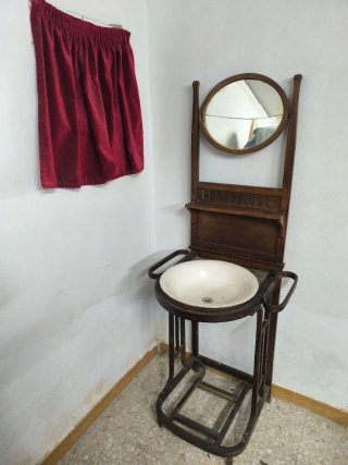 Lavabo palanganero antiguo madera y metal