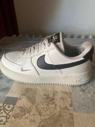 Nike Air Force 1 Low Blanco Negro Oro
