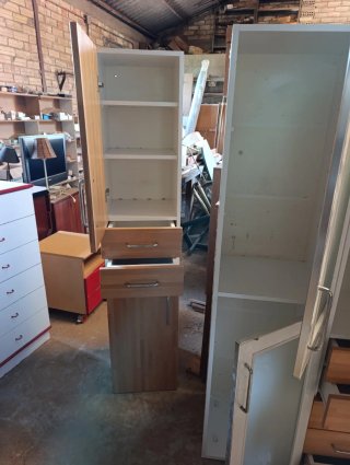Columnas de cocina con puertas y cajones