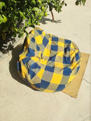 Puff pera tela amarillo y azul