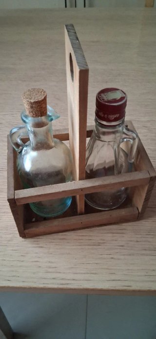 Vinagrera y aceitera artesanal madera