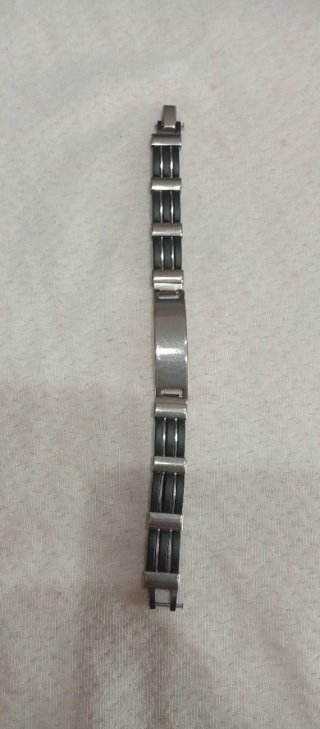 Pulsera plateada y negra