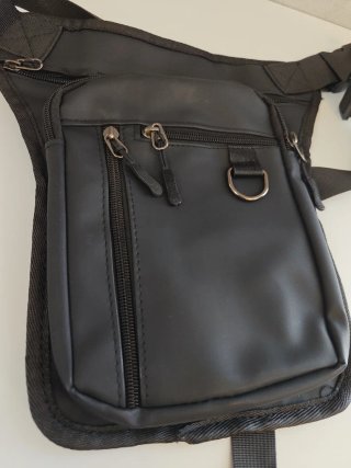 Riñonera Negra Pernera de Moto Impermeable Negra