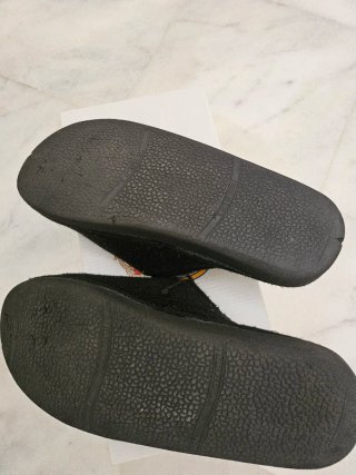 Zapatillas Casa Real Madrid Negras y Doradas