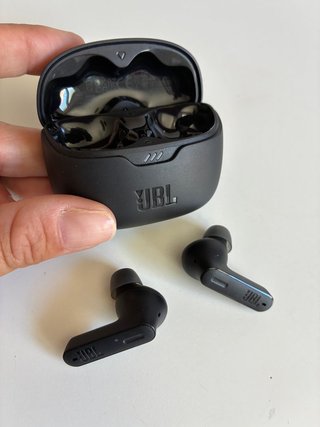 Auriculares Inalámbricos JBL Tune Beam Negros