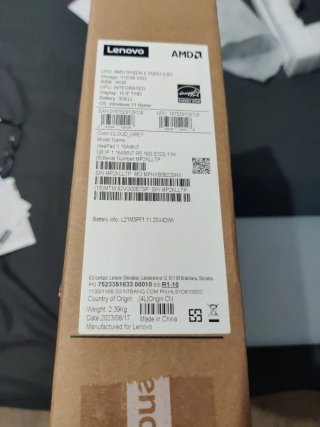 Portátil Lenovo IdeaPad + ratón inalámbrico