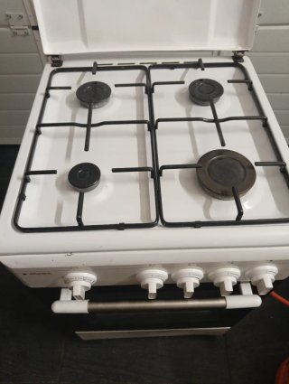 Cocina de gas butano mide 86 x50x50