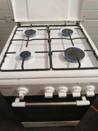 Cocina de gas butano mide 86 x50x50