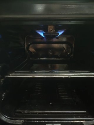 Cocina de gas butano mide 86 x50x50