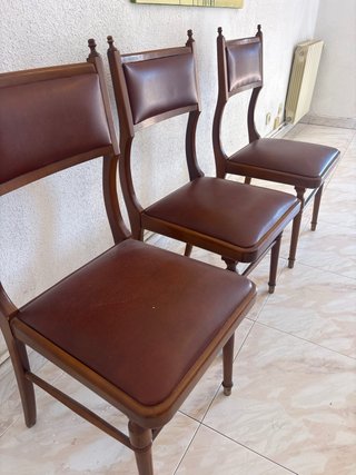 Juego de 3 sillas antiguas de piel